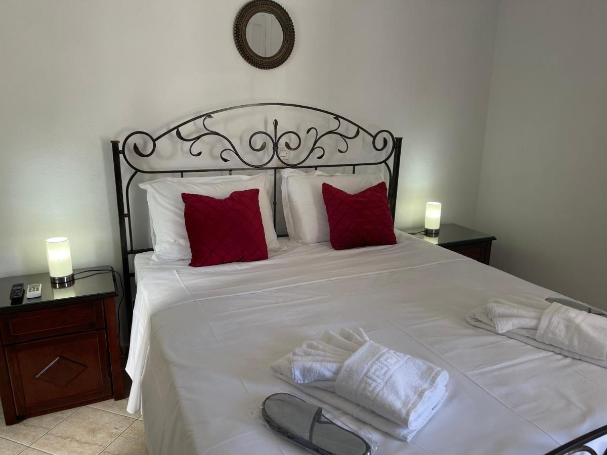 Venikouas Hotel Platis Gialos  ภายนอก รูปภาพ