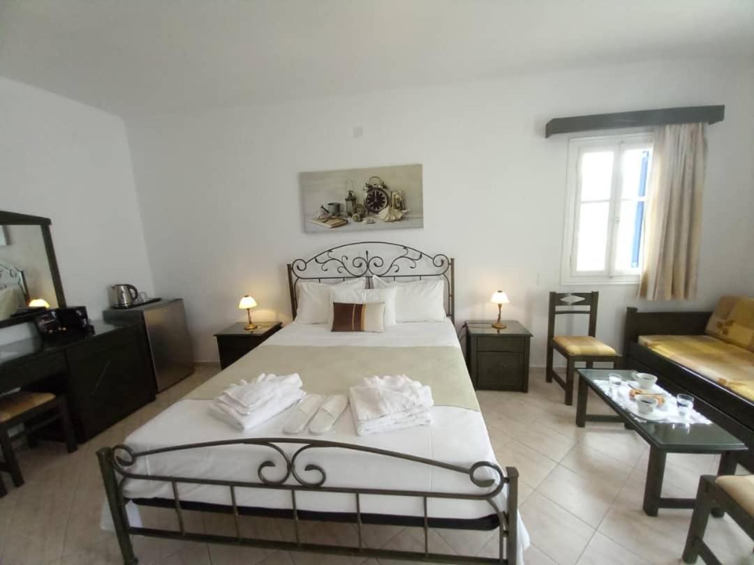 Venikouas Hotel Platis Gialos  ภายนอก รูปภาพ