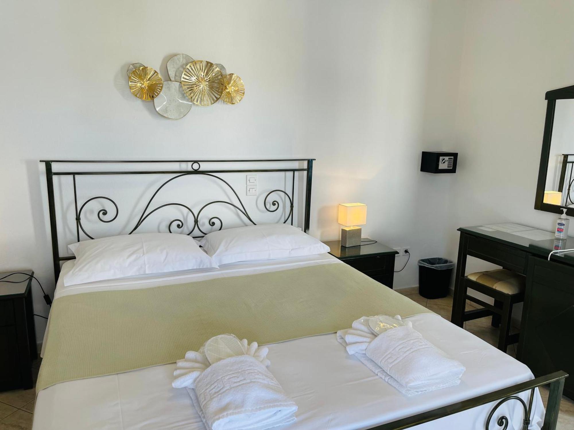 Venikouas Hotel Platis Gialos  ภายนอก รูปภาพ